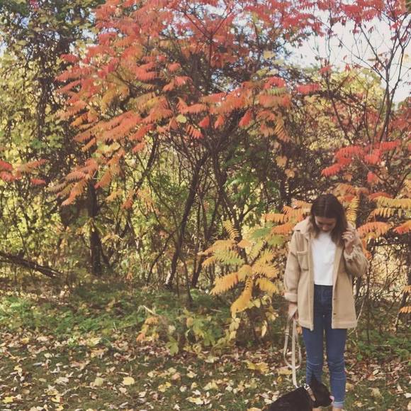 Meet your Posher, Ariane - Picture 1 of 1